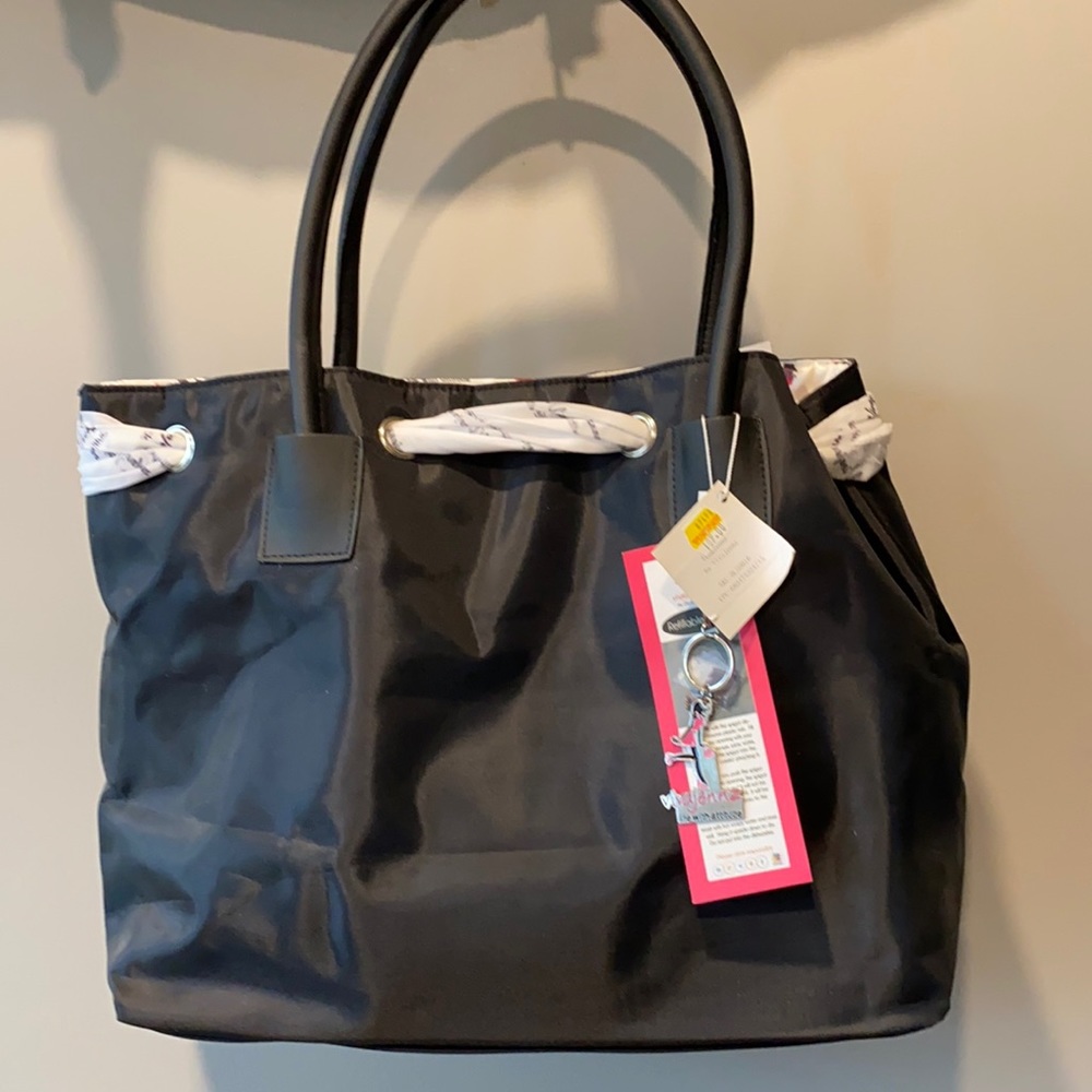 Wine purse. Hidden compartment.